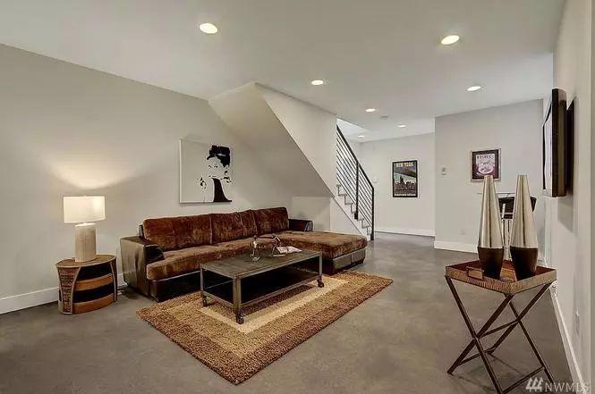 【每周房产】西雅图 Capitol Hill 投资联排别墅，2017年建造，出价80万美金！