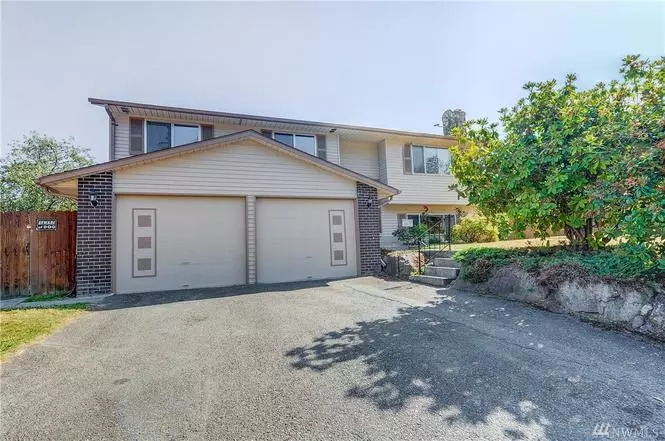 每周房产丨Lynnwood 两户型独栋别墅，低价高租金，出价45万美金！